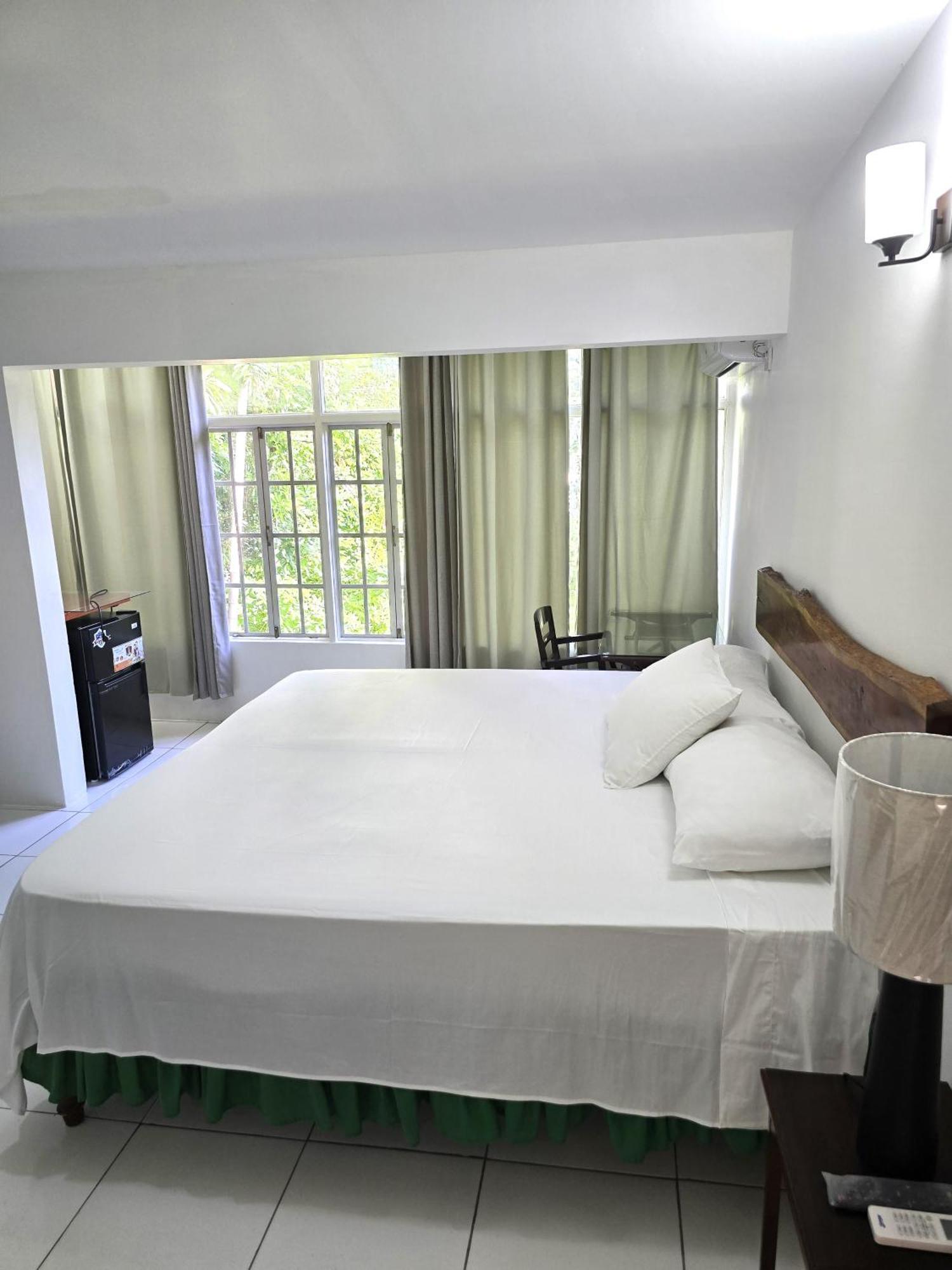 The Gardens Villa Kingston Bagian luar foto